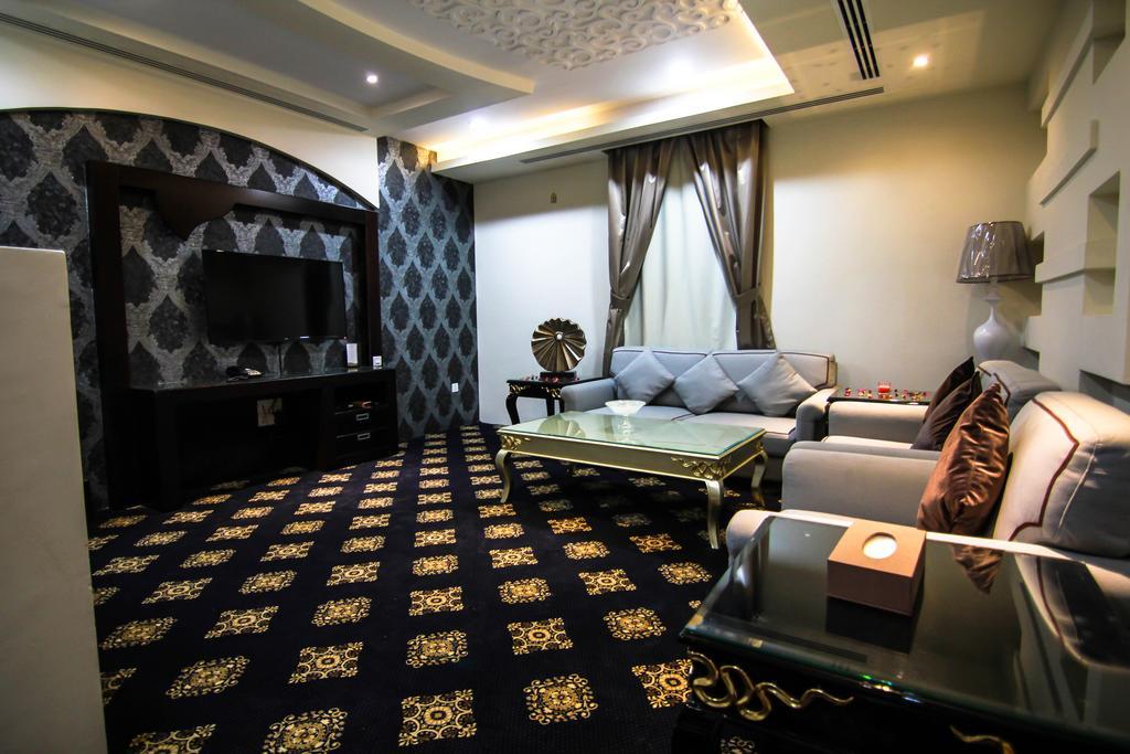 Rest Night Serviced Apartments- Alhamra Riyadh Ruang foto A private suite at the airport