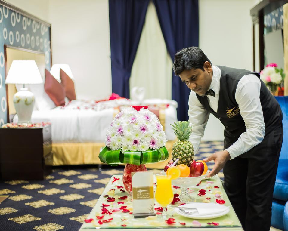 Rest Night Serviced Apartments- Alhamra Riyadh Bagian luar foto A room service attendant at work