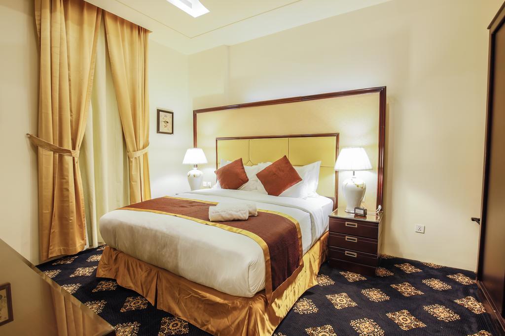 Rest Night Serviced Apartments- Alhamra Riyadh Bagian luar foto A bedroom at the hotel