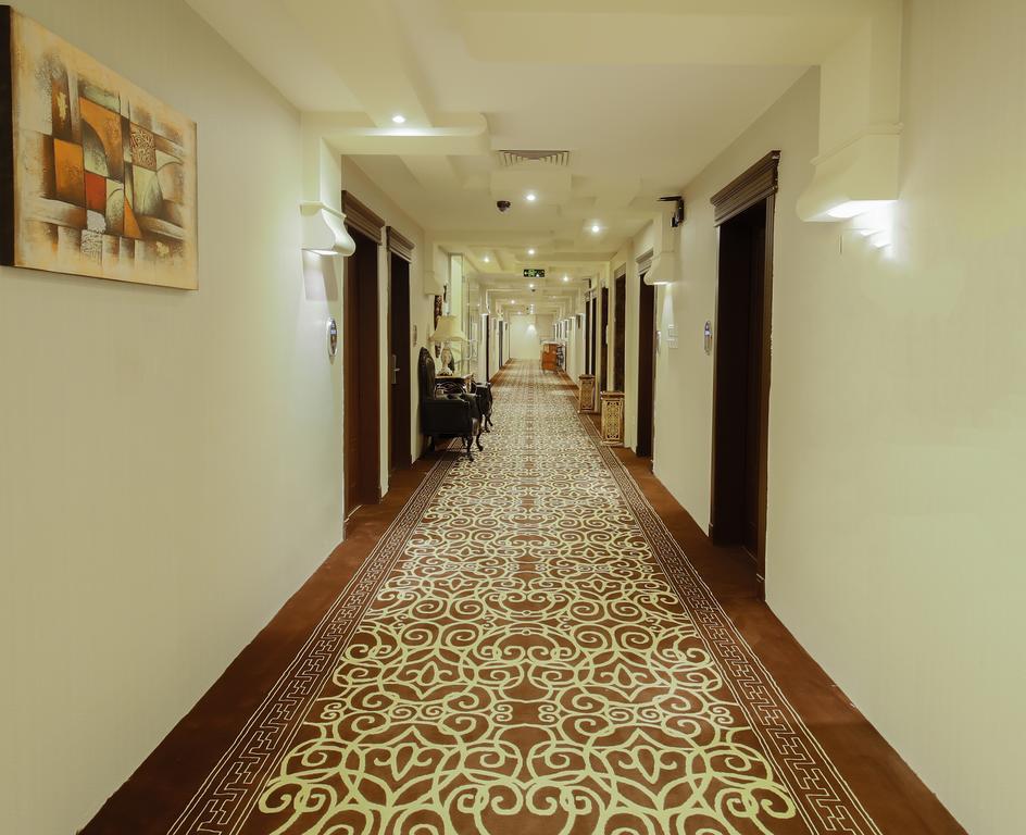 Rest Night Serviced Apartments- Alhamra Riyadh Bagian luar foto A corridor at the hotel