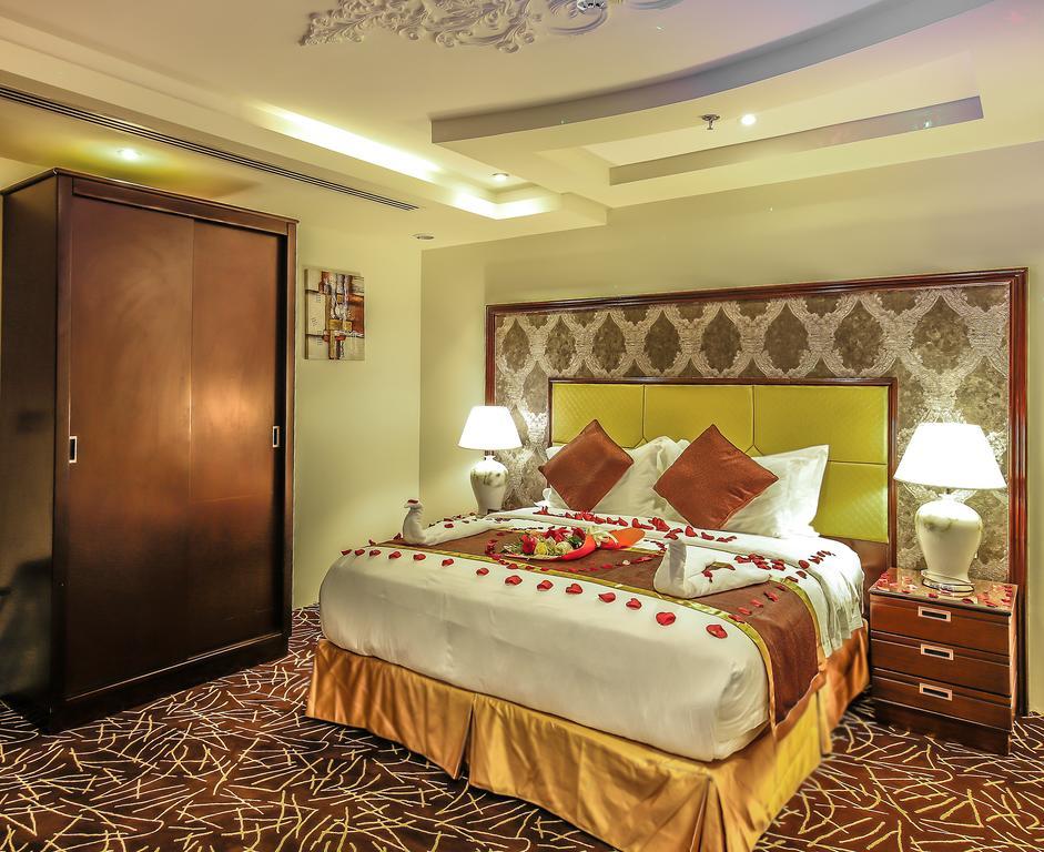 Rest Night Serviced Apartments- Alhamra Riyadh Bagian luar foto A bedroom at the hotel
