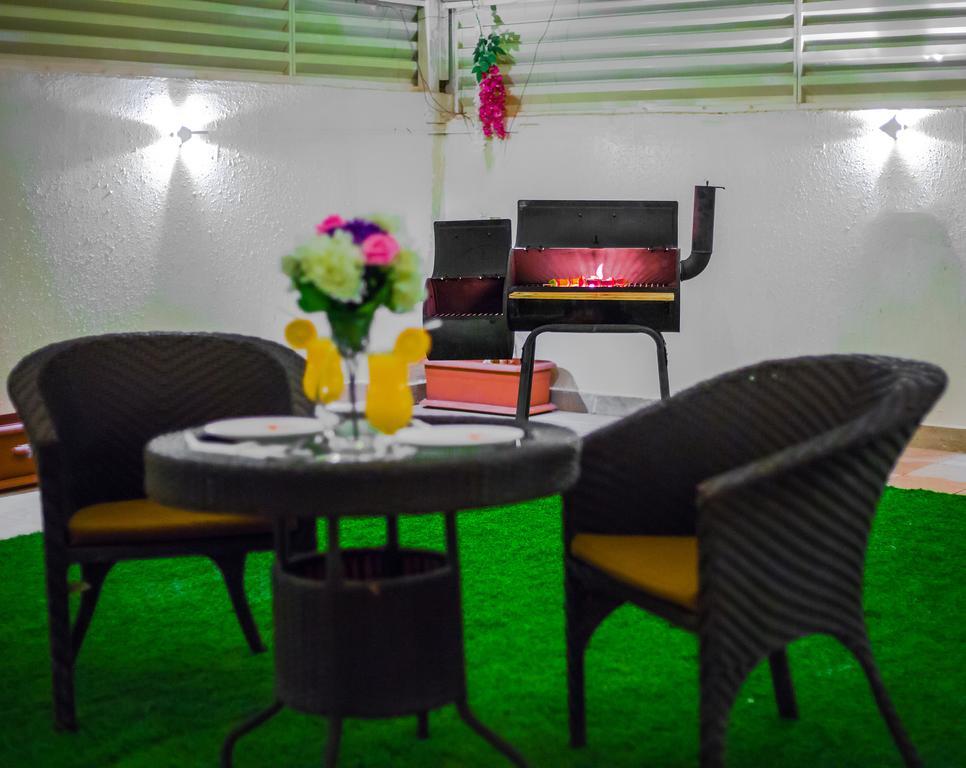 Rest Night Serviced Apartments- Alhamra Riyadh Bagian luar foto A barbecue in a hotel