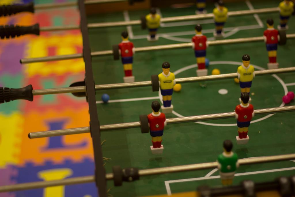 Rest Night Serviced Apartments- Alhamra Riyadh Bagian luar foto Table football